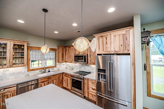 423 Old Nc 87, Cameron, NC 28326