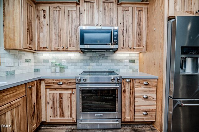 423 Old Nc 87, Cameron, NC 28326