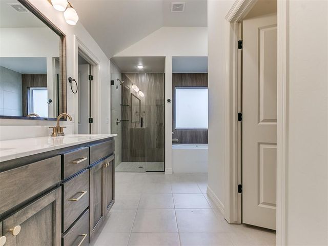 7717 Three Woods Lane, Yukon, OK 73099