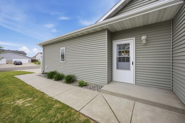 1551 34TH Avenue S, Moorhead, MN 56560