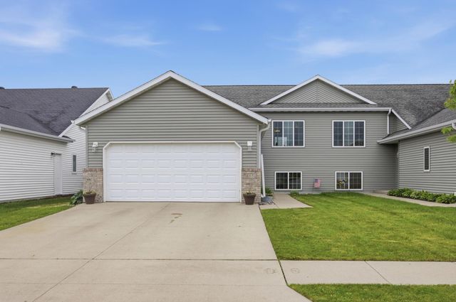 1551 34TH Avenue S, Moorhead, MN 56560