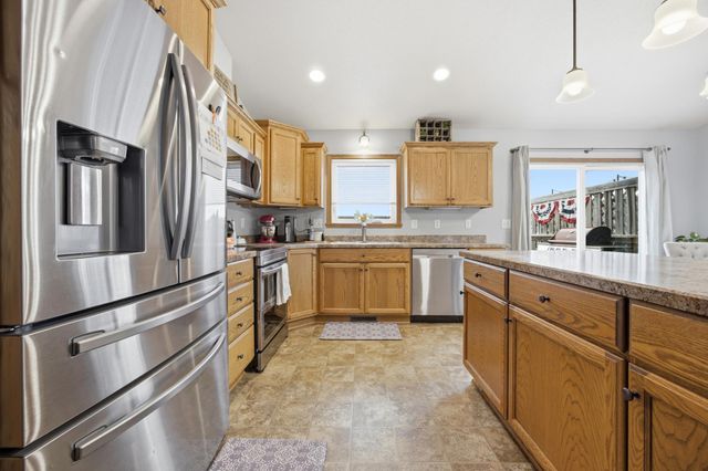 1551 34TH Avenue S, Moorhead, MN 56560