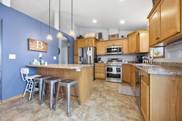 1551 34TH Avenue S, Moorhead, MN 56560