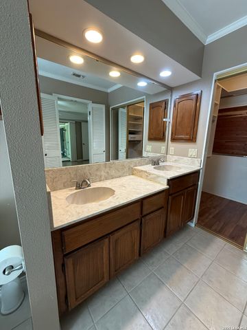 14905 OAK SMT, San Antonio, TX 78232
