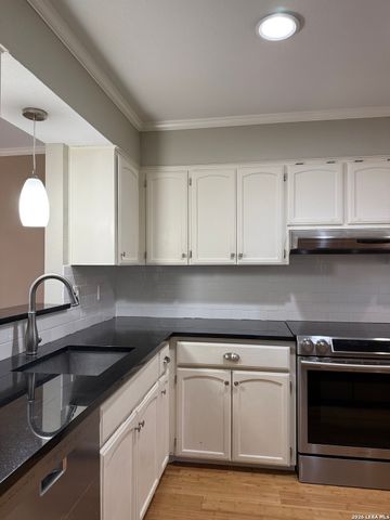 14905 OAK SMT, San Antonio, TX 78232