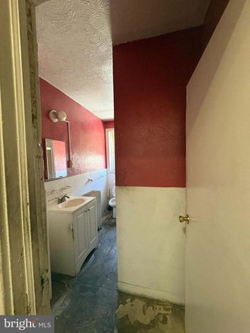227 MAIN ST, Darby, PA 19023