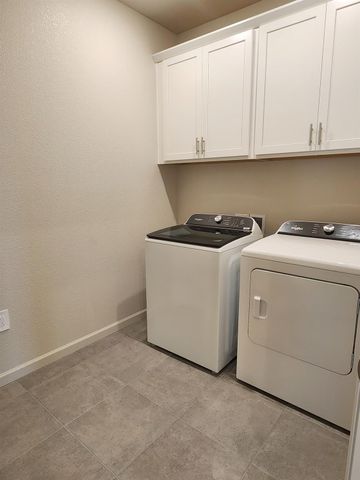 1792 Skagway Ave, Manteca, CA 95337