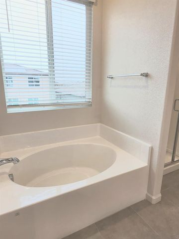 1792 Skagway Ave, Manteca, CA 95337