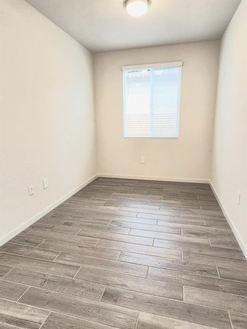 1792 Skagway Ave, Manteca, CA 95337