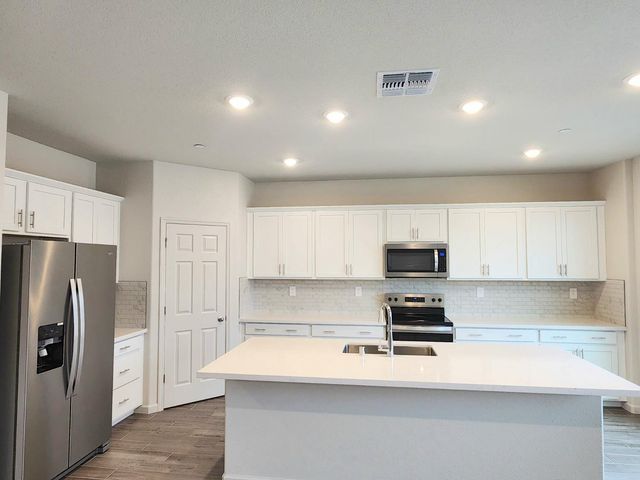 1792 Skagway Ave, Manteca, CA 95337