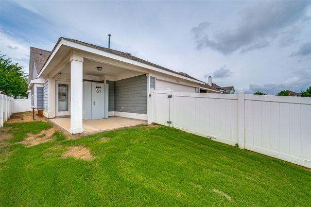 9017 Eagle Drive, Aubrey, TX 76227