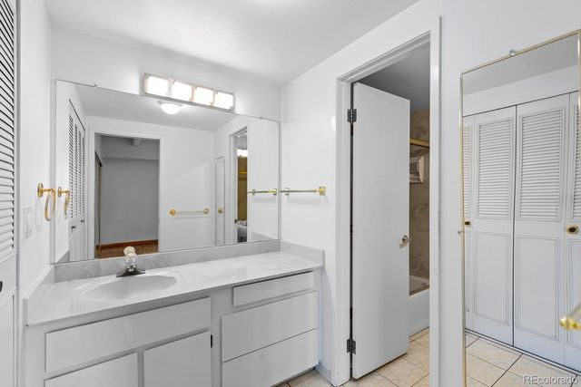 7877 E Mississippi Avenue 402, Denver, CO 80247