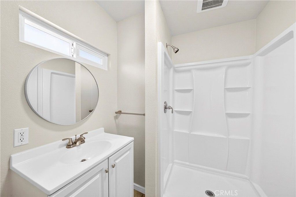 Image 11 of property listing at 16527 Vine Street, Hesperia, CA 92345