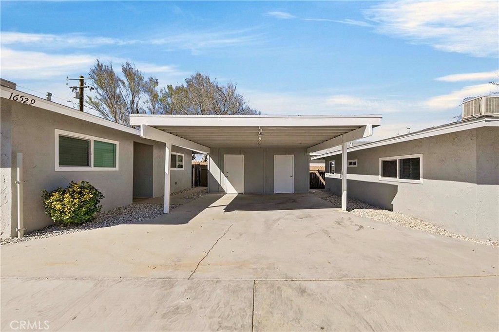 Image 14 of property listing at 16527 Vine Street, Hesperia, CA 92345