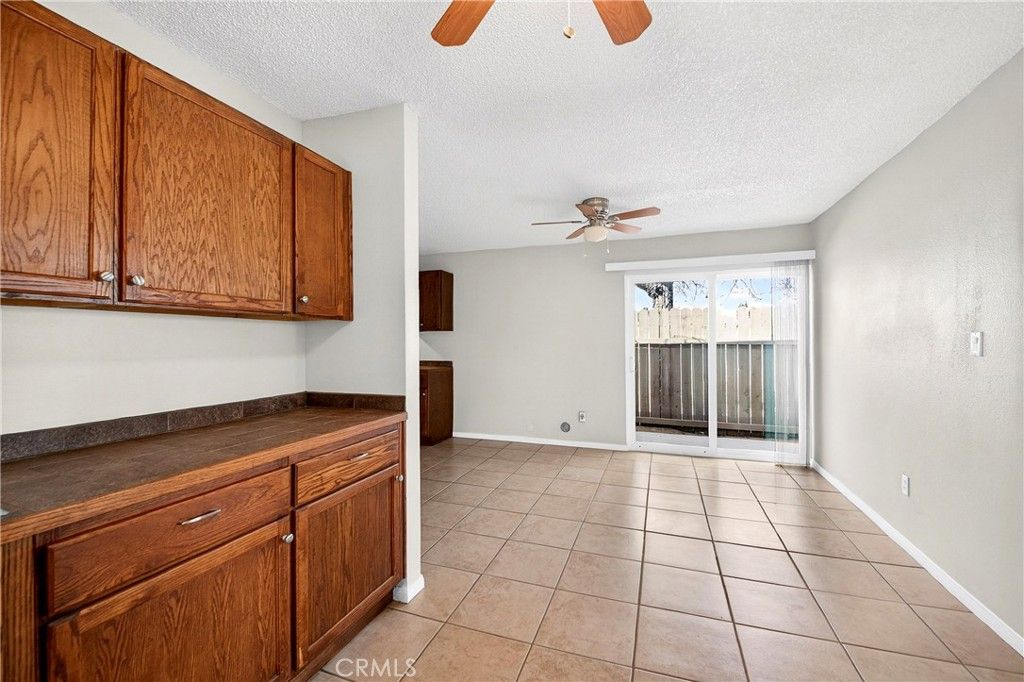 Image 6 of property listing at 16527 Vine Street, Hesperia, CA 92345