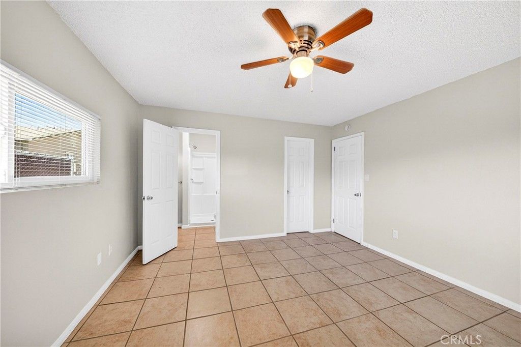 Image 7 of property listing at 16527 Vine Street, Hesperia, CA 92345