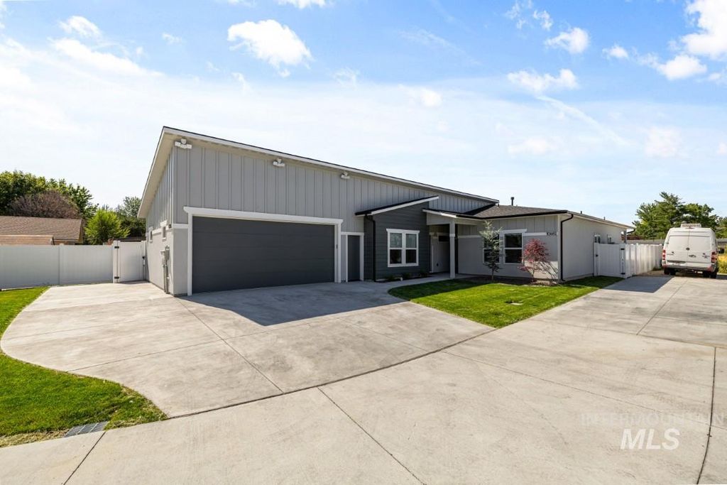 10494 W Shields Ave, Boise, ID 83714 photo 2
