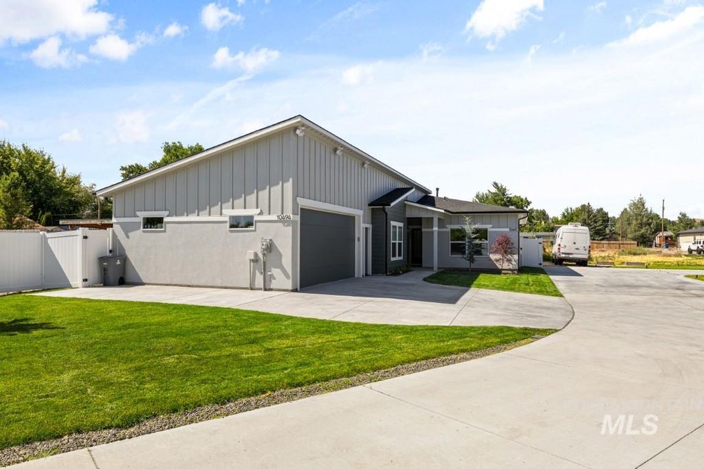 10494 W Shields Ave, Boise, ID 83714 photo 3