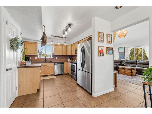 1850 Montcalm Dr, Livermore, CO 80536