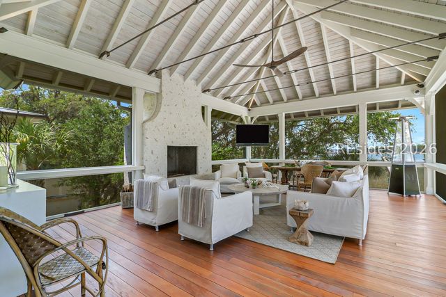 59 N Calibogue Cay Rd, Hilton Head Island, SC 29928