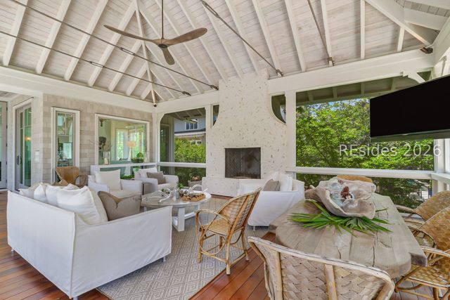 59 N Calibogue Cay Rd, Hilton Head Island, SC 29928