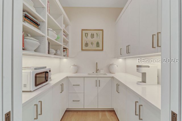 59 N Calibogue Cay Rd, Hilton Head Island, SC 29928