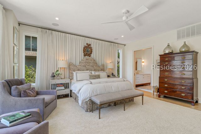 59 N Calibogue Cay Rd, Hilton Head Island, SC 29928