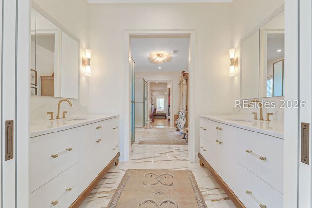 59 N Calibogue Cay Rd, Hilton Head Island, SC 29928
