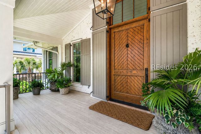 59 N Calibogue Cay Rd, Hilton Head Island, SC 29928