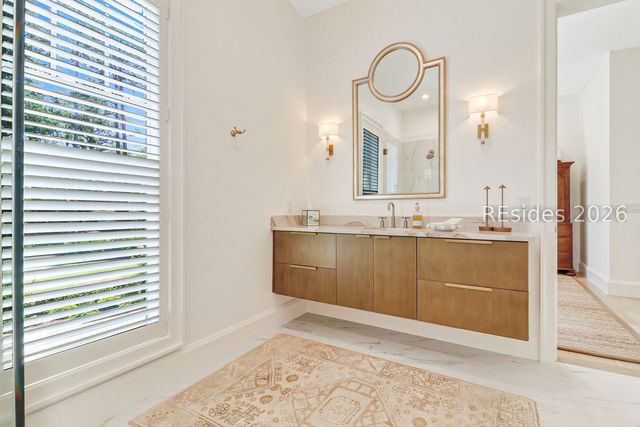 59 N Calibogue Cay Rd, Hilton Head Island, SC 29928