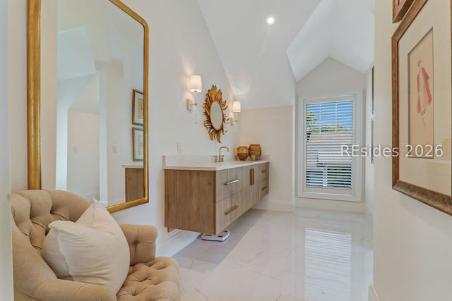 59 N Calibogue Cay Rd, Hilton Head Island, SC 29928