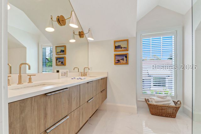 59 N Calibogue Cay Rd, Hilton Head Island, SC 29928