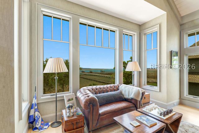 59 N Calibogue Cay Rd, Hilton Head Island, SC 29928