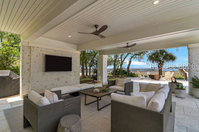 59 N Calibogue Cay Rd, Hilton Head Island, SC 29928