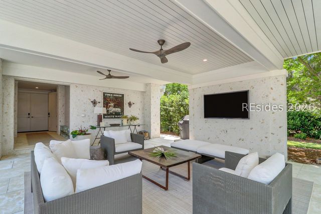 59 N Calibogue Cay Rd, Hilton Head Island, SC 29928