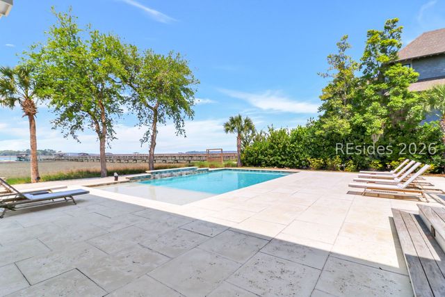 59 N Calibogue Cay Rd, Hilton Head Island, SC 29928