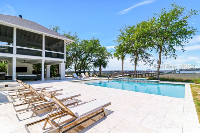 59 N Calibogue Cay Rd, Hilton Head Island, SC 29928