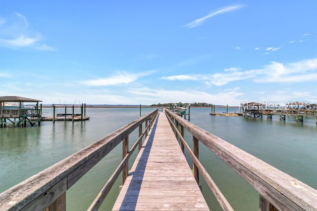59 N Calibogue Cay Rd, Hilton Head Island, SC 29928