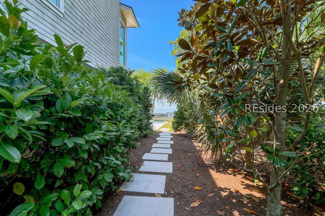 59 N Calibogue Cay Rd, Hilton Head Island, SC 29928