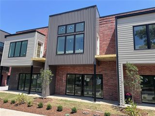 945 SE 10th Street, Bentonville, AR 72712