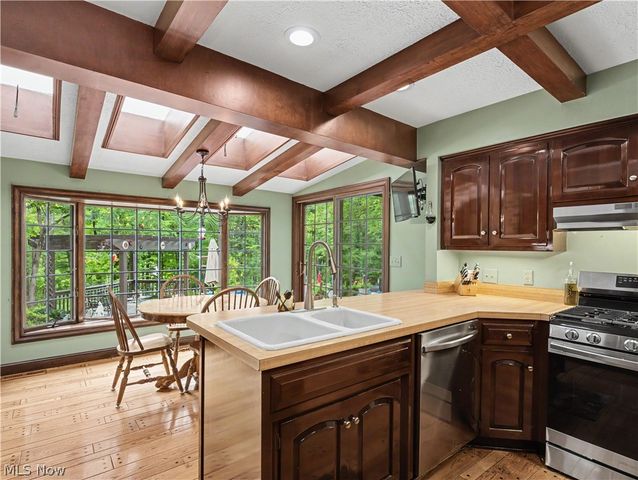 4140 W Bath Road, Akron, OH 44333