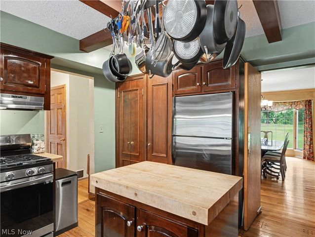 4140 W Bath Road, Akron, OH 44333