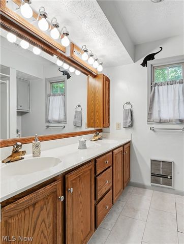 4140 W Bath Road, Akron, OH 44333