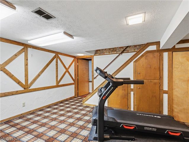 4140 W Bath Road, Akron, OH 44333