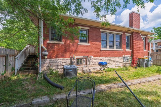 105 E 1st Street, Bloomington, IN 47401