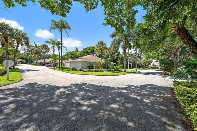 227 N Lakeshore Drive, Hypoluxo, FL 33462