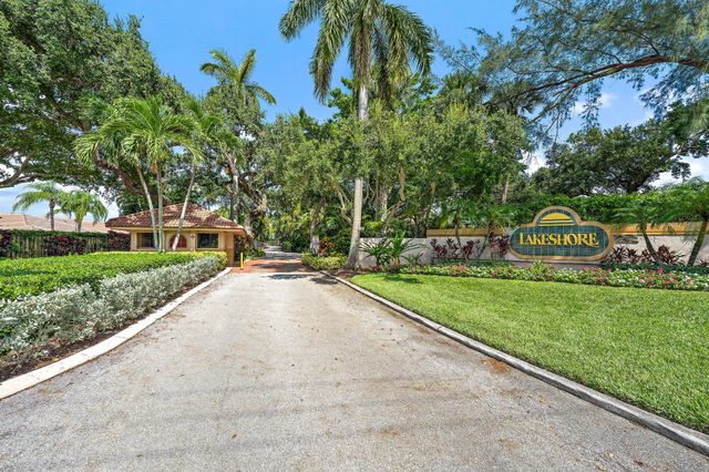 227 N Lakeshore Drive, Hypoluxo, FL 33462