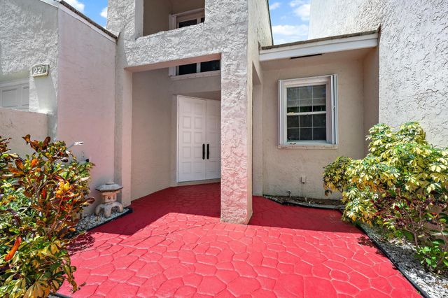 227 N Lakeshore Drive, Hypoluxo, FL 33462