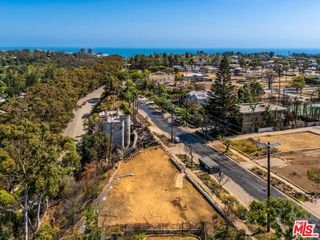 824 Chautauqua Boulevard, Pacific Palisades, CA 90272