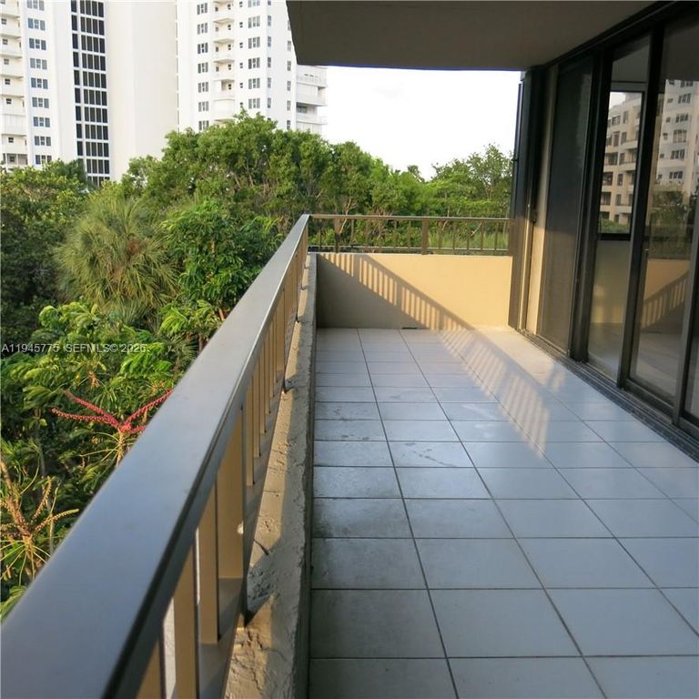 251 Crandon Blvd 309, Key Biscayne, FL 33149